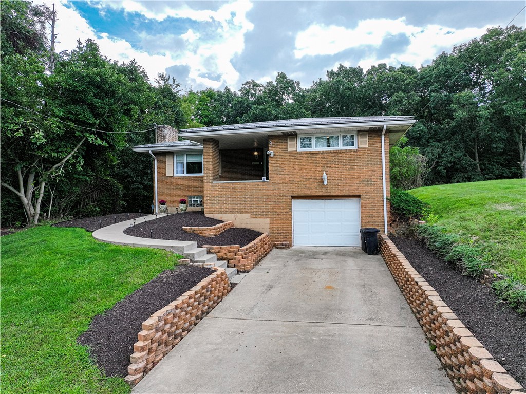 1933 Broadview Pl — photo