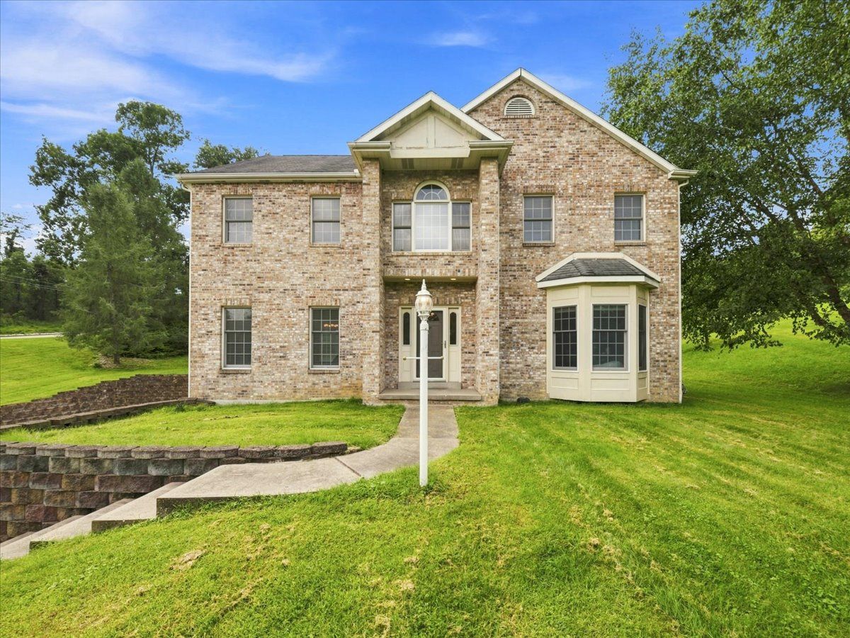 102 Hidden Oak Drive — photo