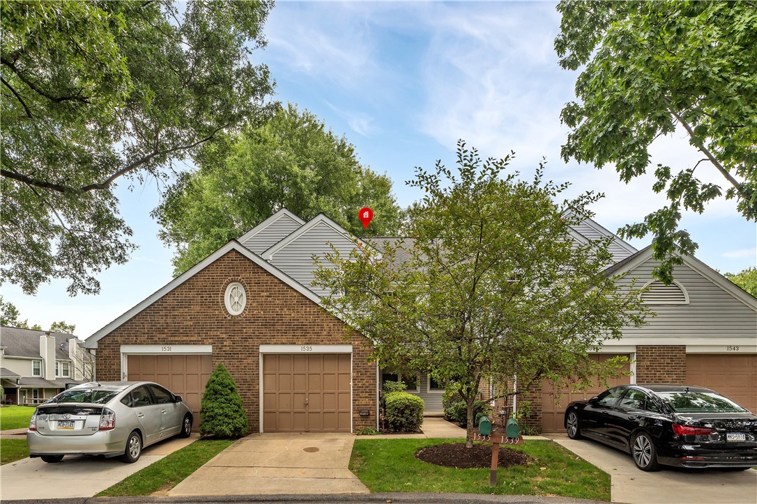 1535 Merion Lane — photo