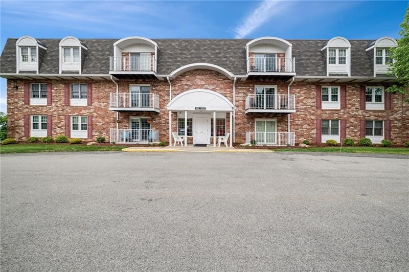 601 Clubhouse Dr — photo