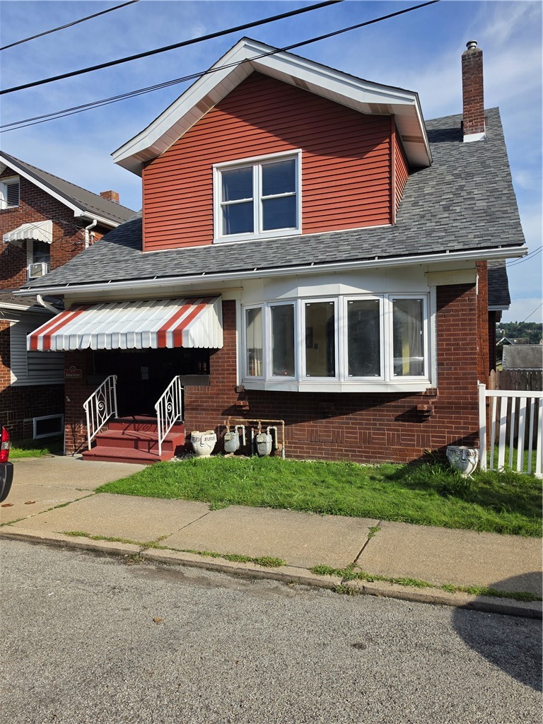 526 Roup St — photo