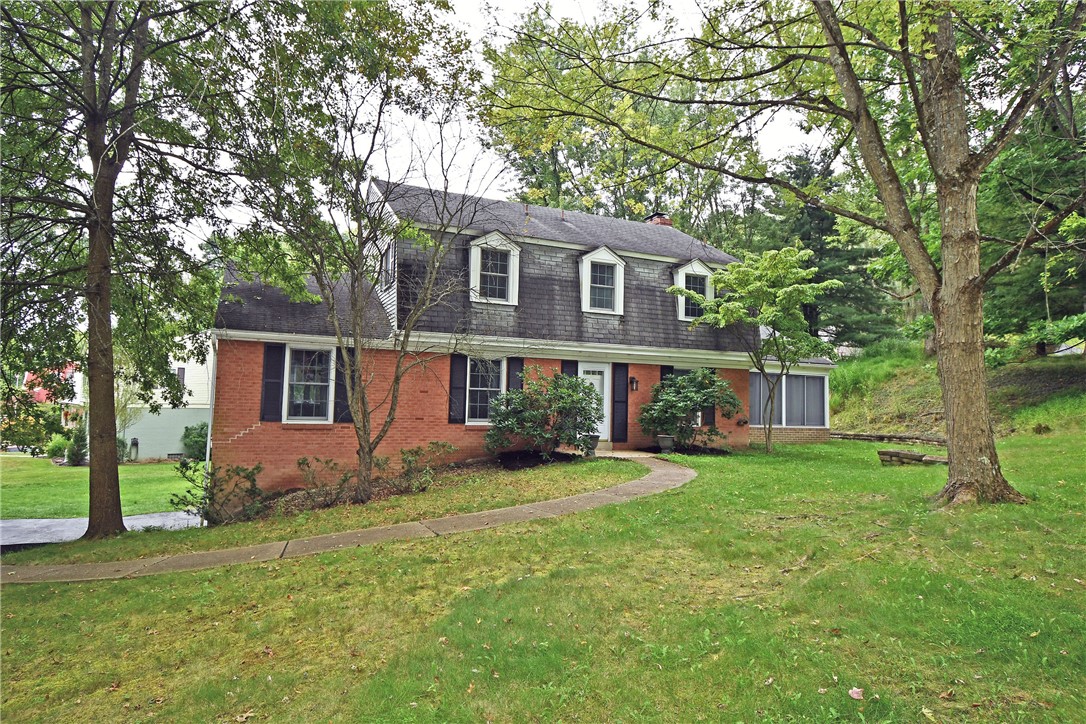 545 Pebblewood Ct — photo