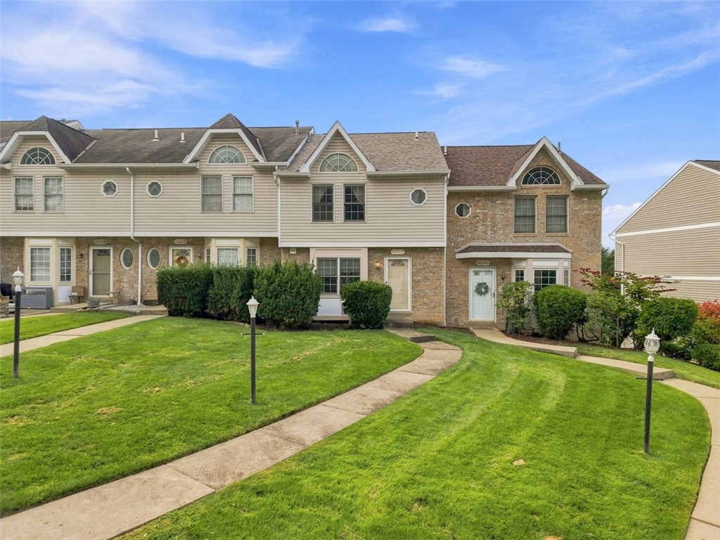 3033 Estate Dr — photo