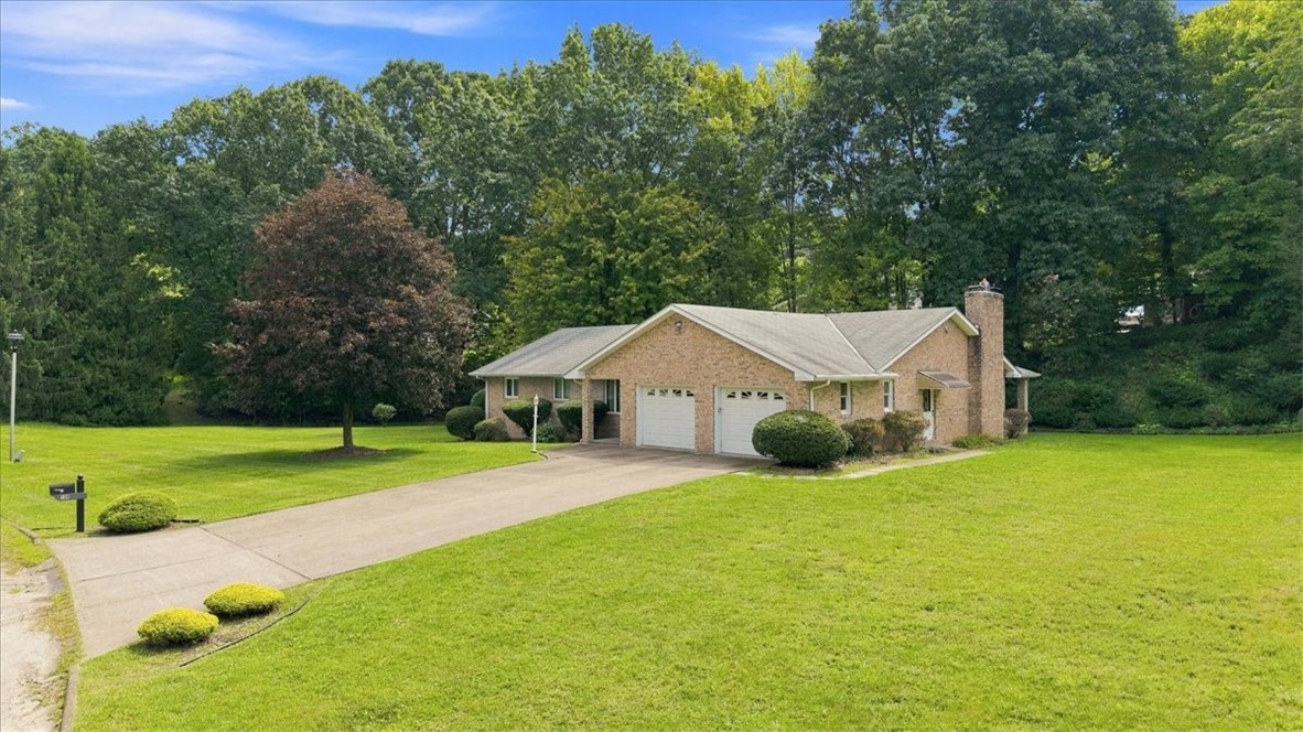 104 Oakcrest Dr. — photo