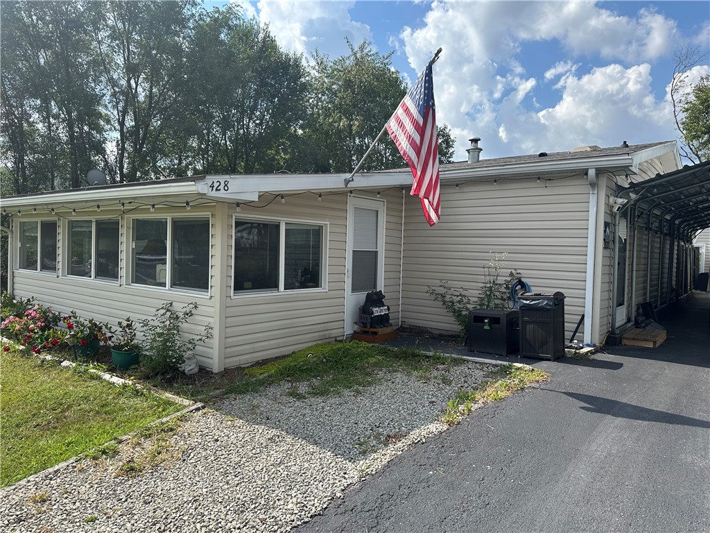 428 Evans — photo