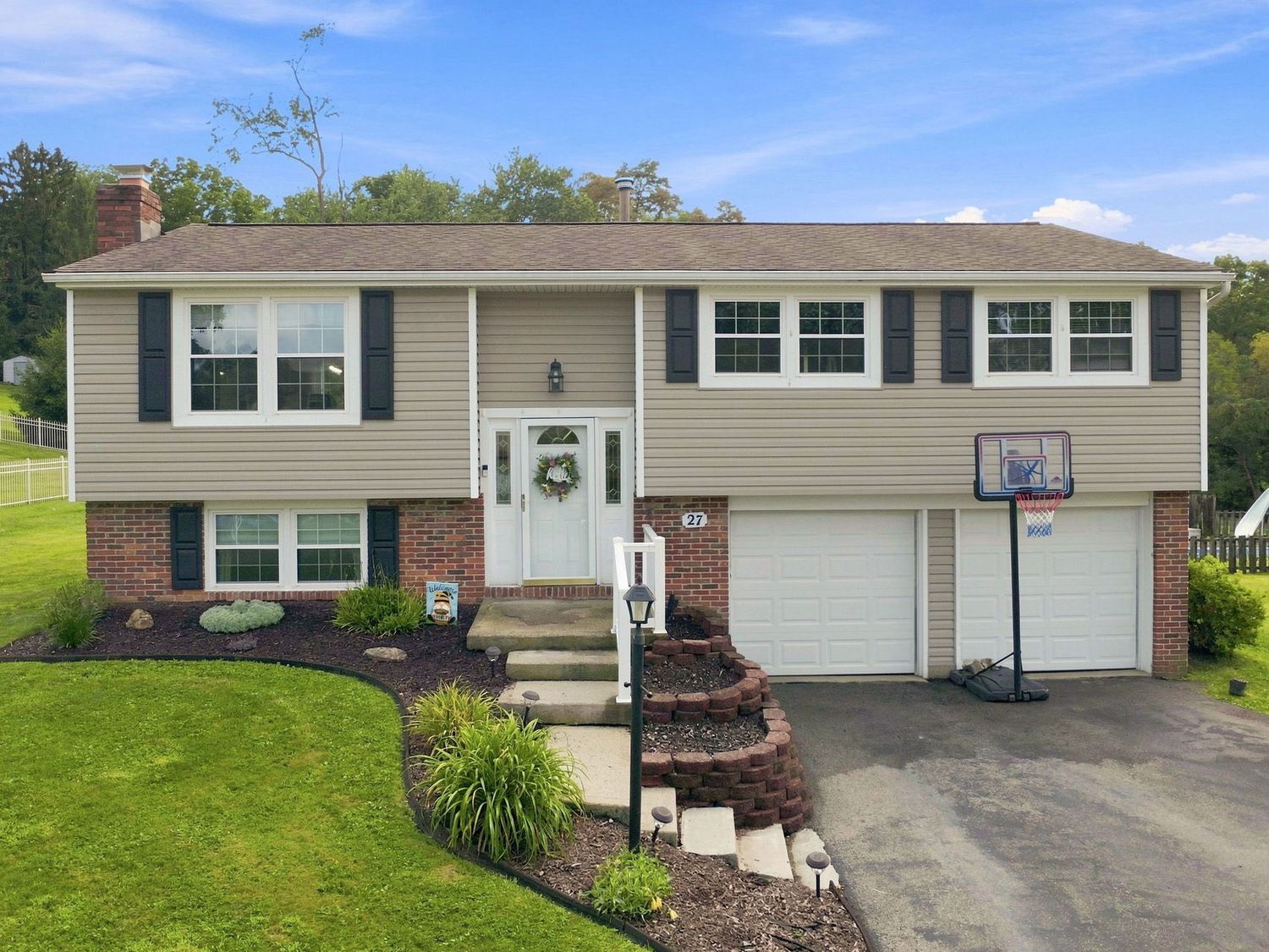 27 Pheasant Run Drive — photo
