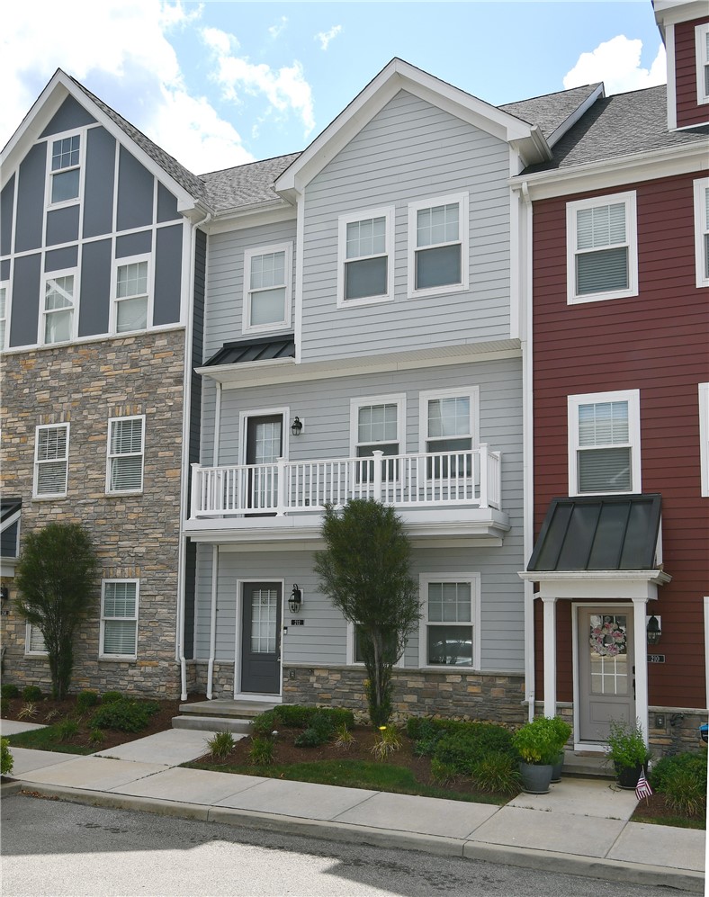 212 Park Pl — photo