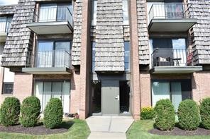 633 Forest Green Dr — photo