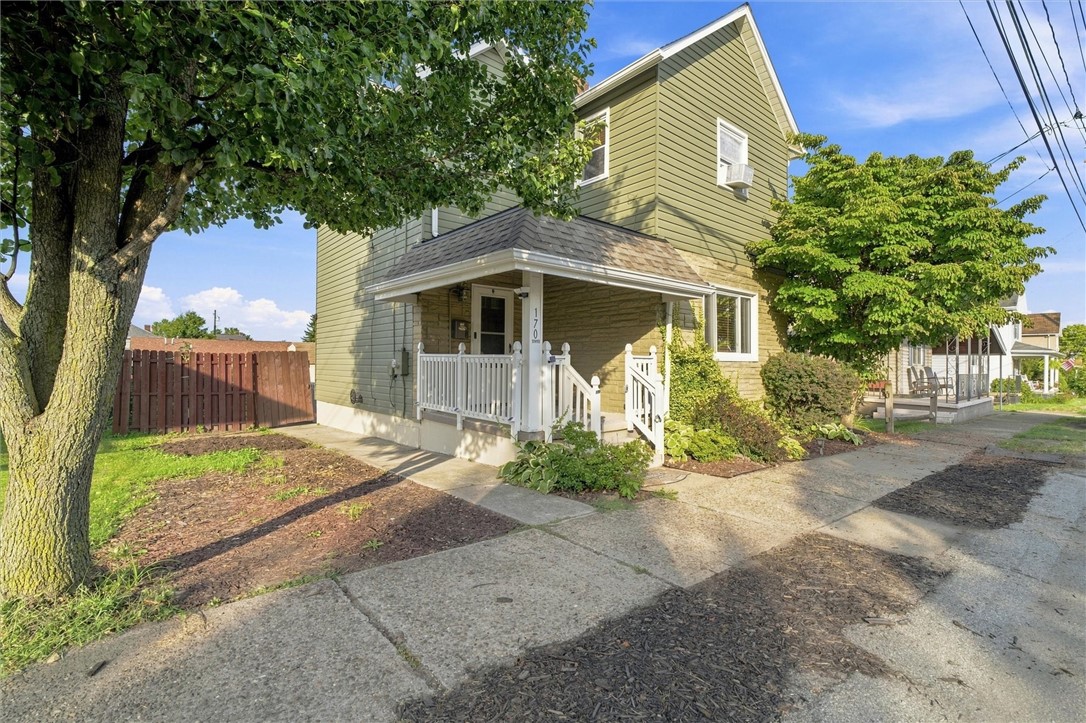 170 Downer Ave — photo