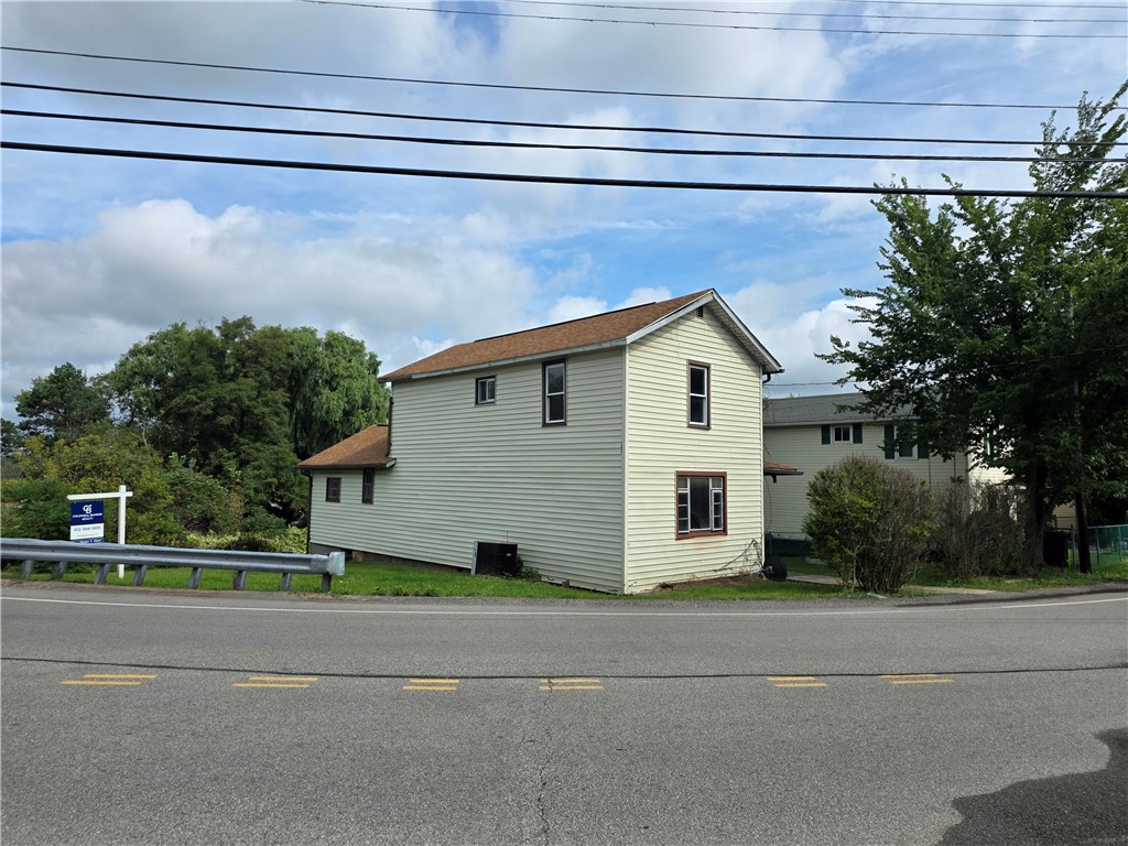 417 Bairdford Rd — photo