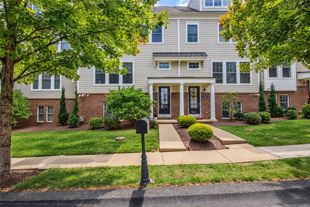 1317 Village Ln — photo