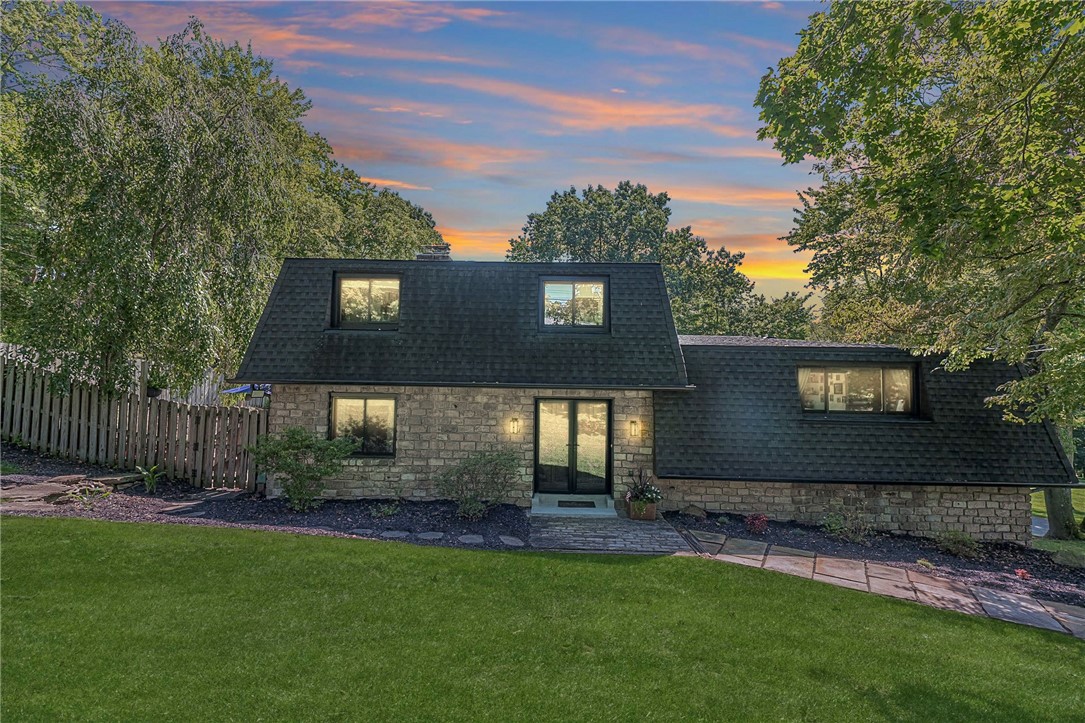 70 Maple Dr — photo