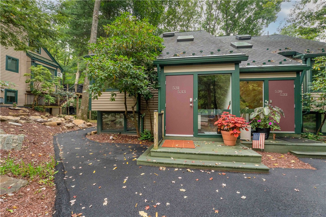 531-533 Laurel Pond — photo