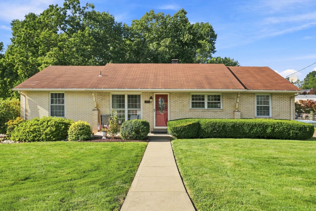 105 Louis Court — photo