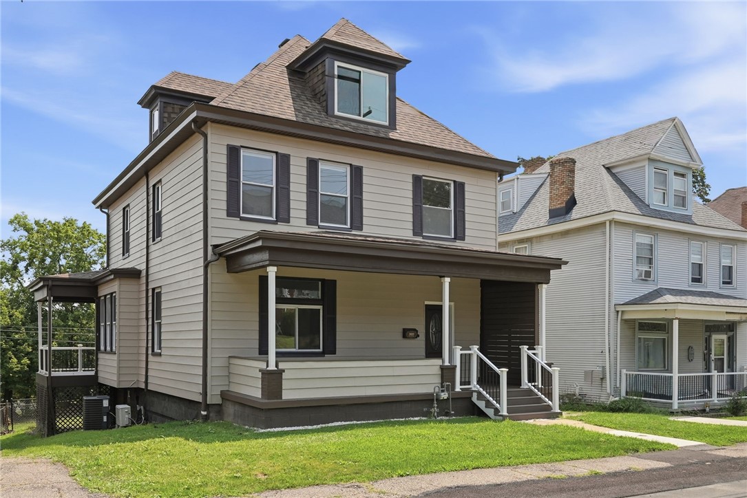 369 Stanford Ave — photo