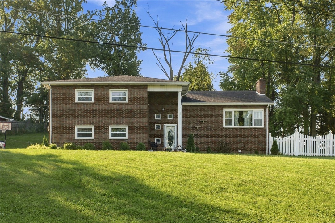 732 Morningstar Dr — photo