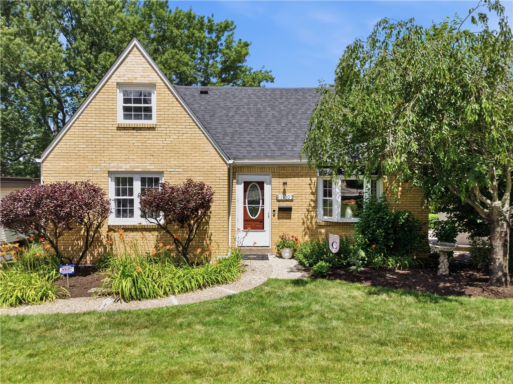 1100 Raven Drive — photo