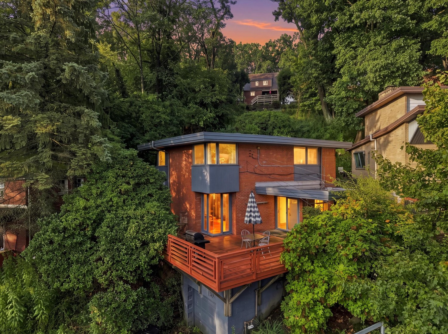 136 Fairfax Rd — photo