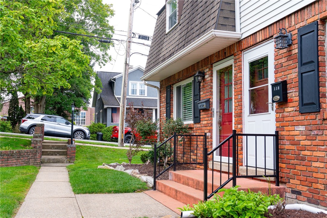 112 W Vincent — photo