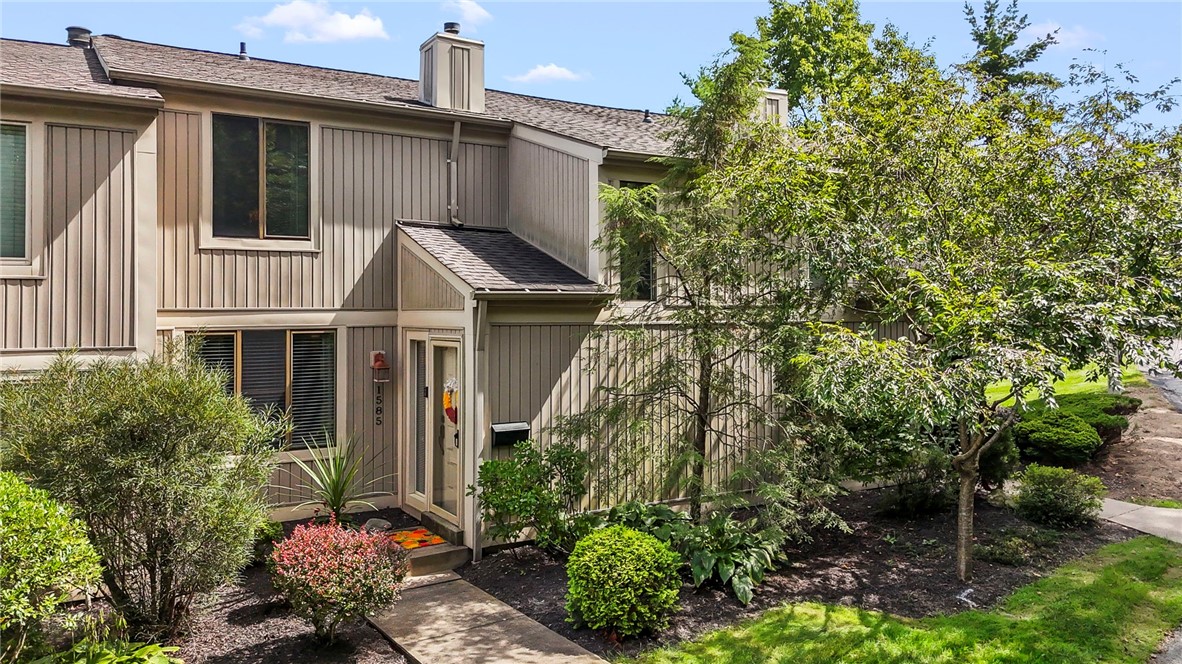 1585 Pineview Dr — photo