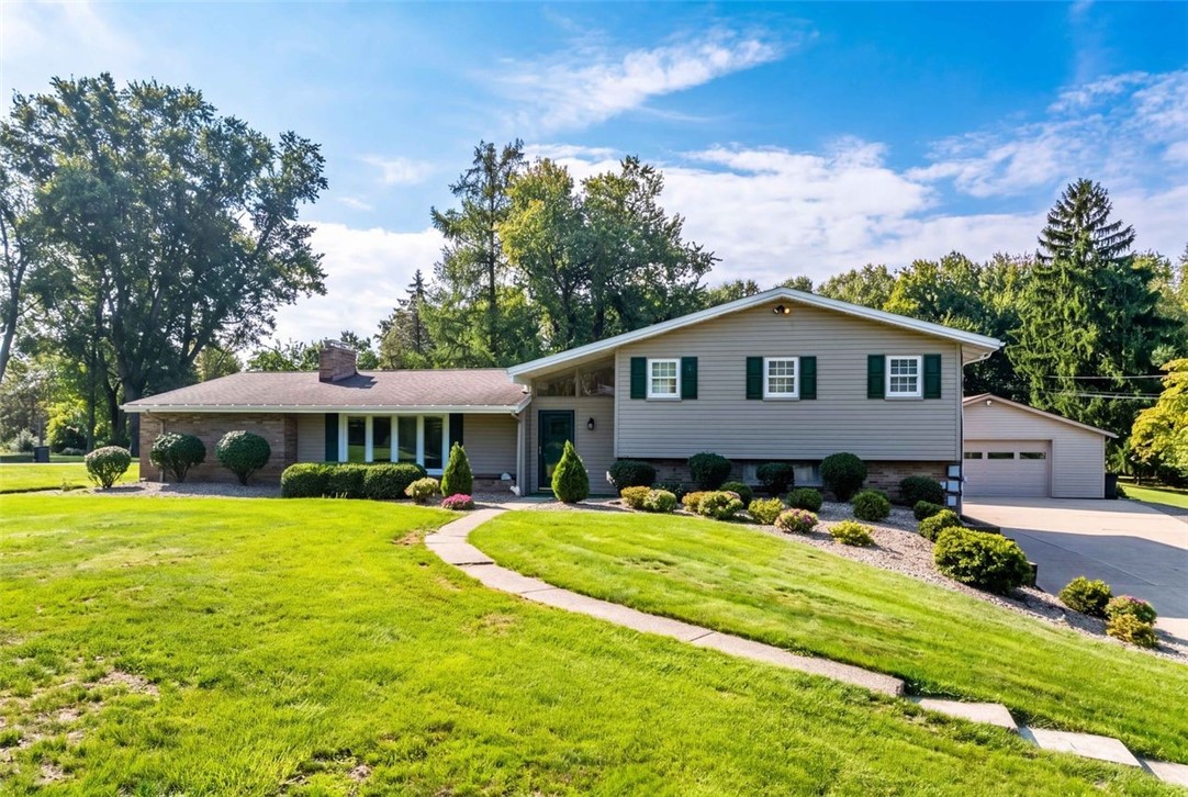 116 Meadowvue Dr — photo