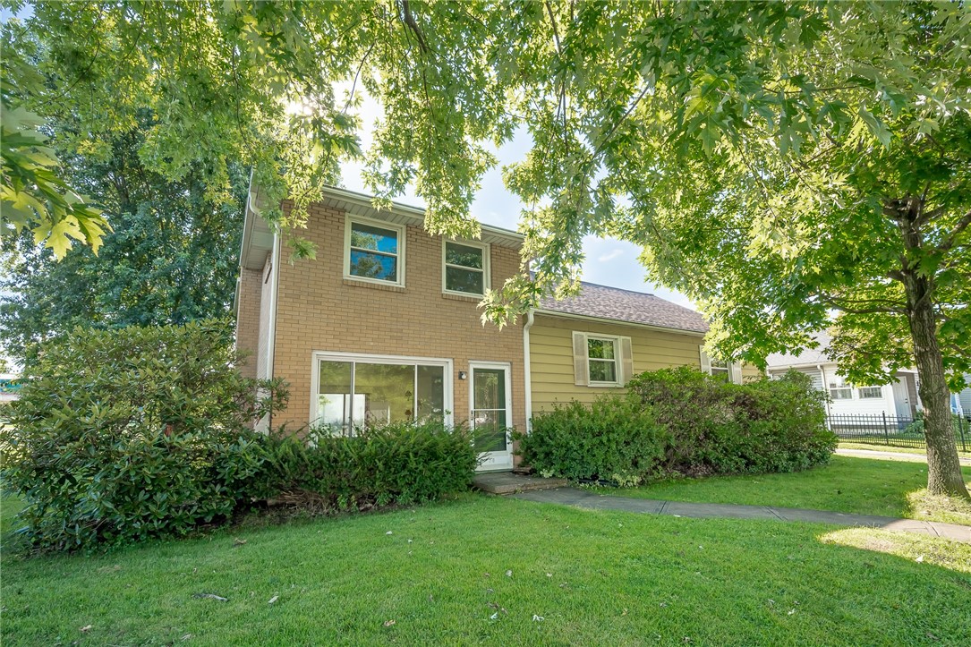 250 E Wiley St — photo