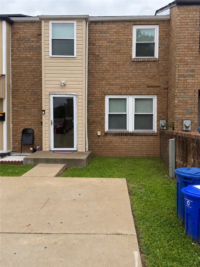 316 Enright Ct — photo