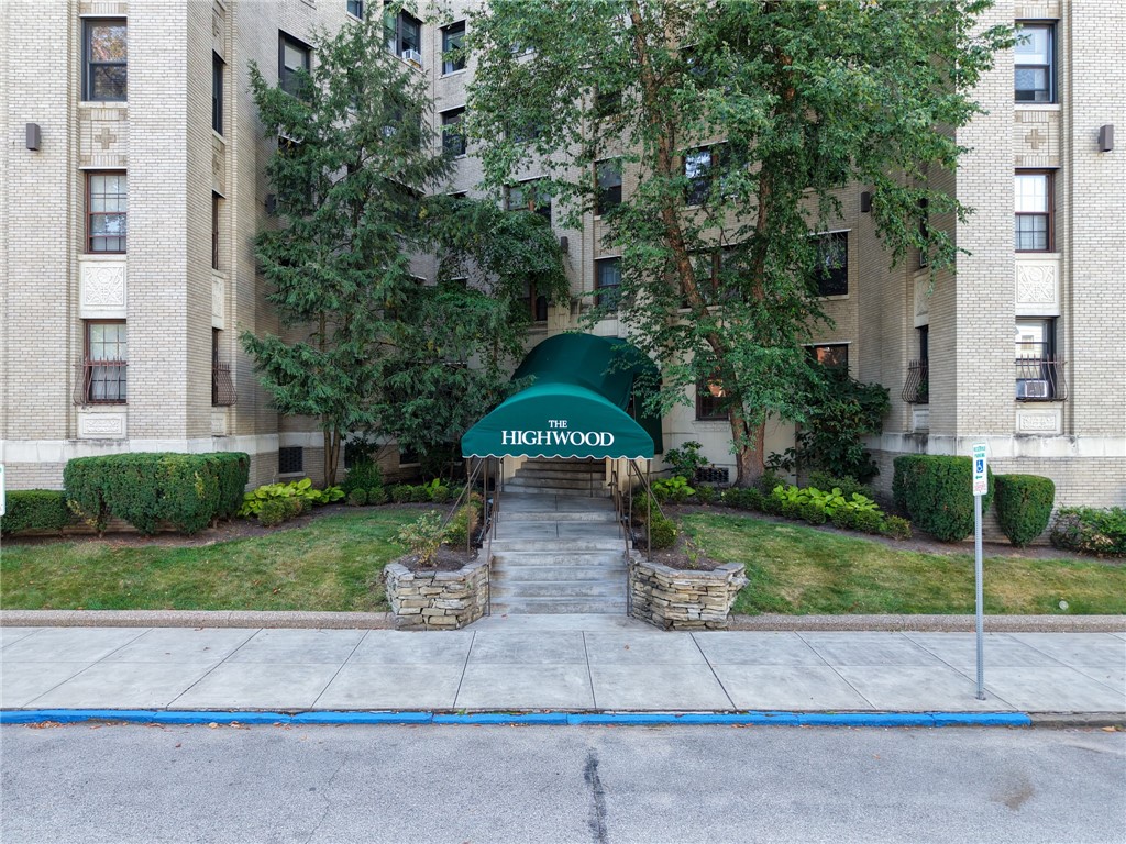 372 S Highland Ave 103 — photo