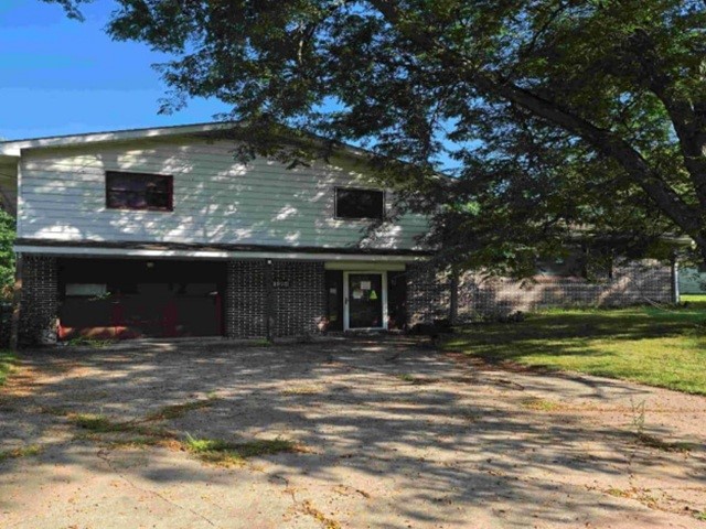1109 Seneca Dr — photo