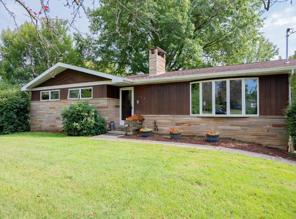 152 Oak Ridge Dr — photo