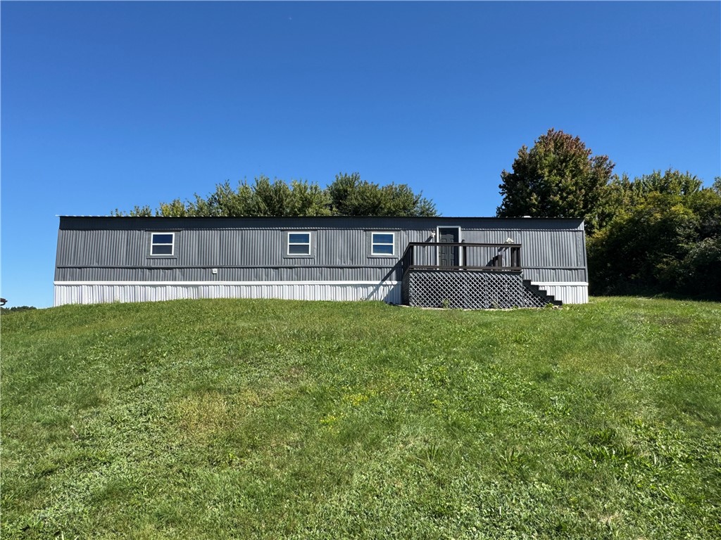 1858 Shenango Rd — photo