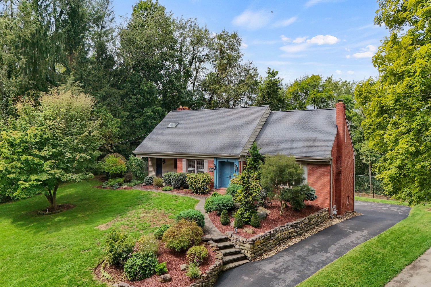 2540 Lindenwood Drive — photo