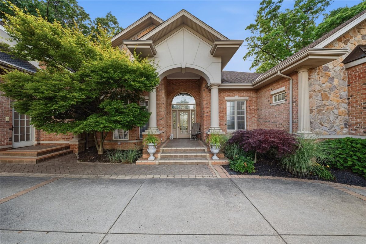 217 Fox Hollow Drive — photo