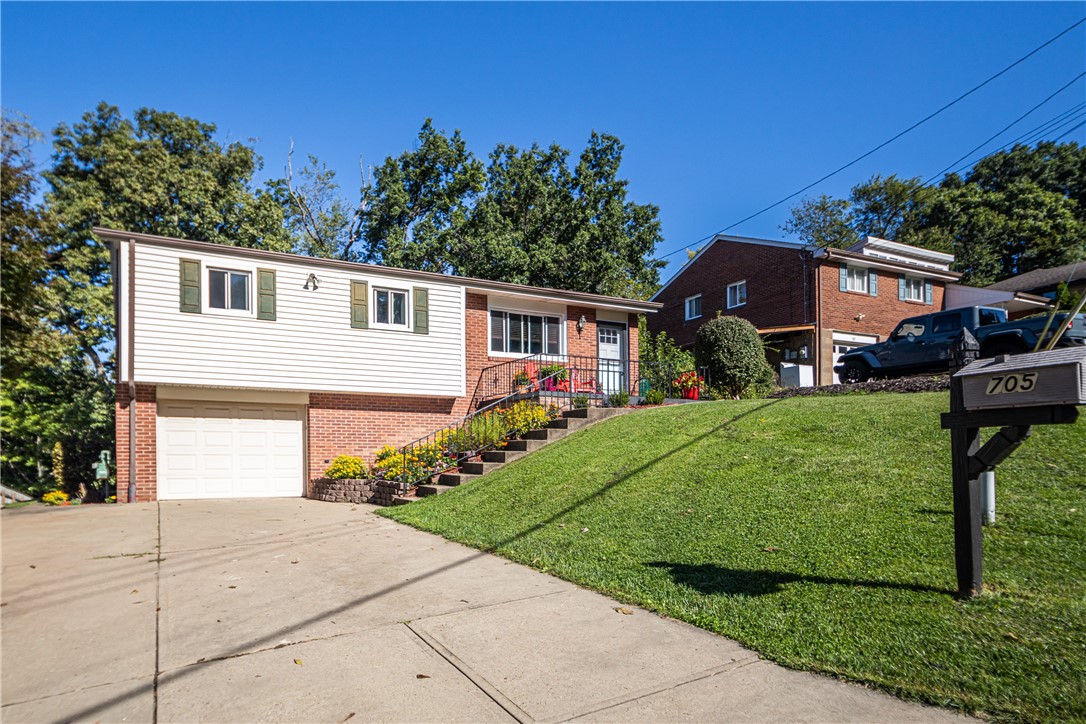 705 Victory Rd — photo