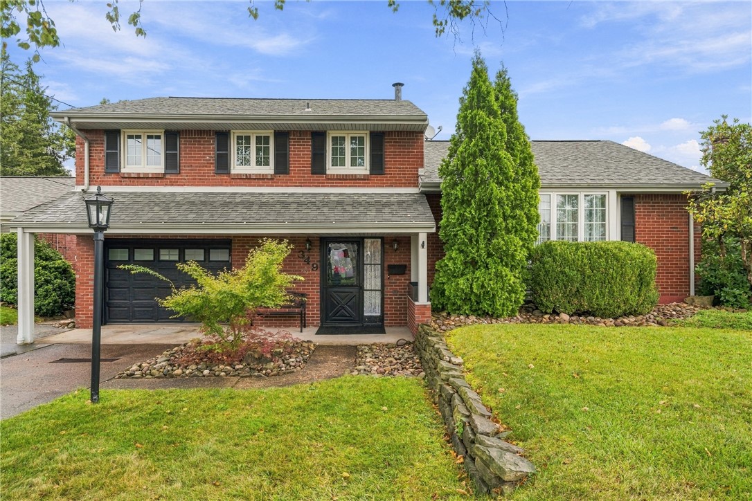349 Grove Dr — photo