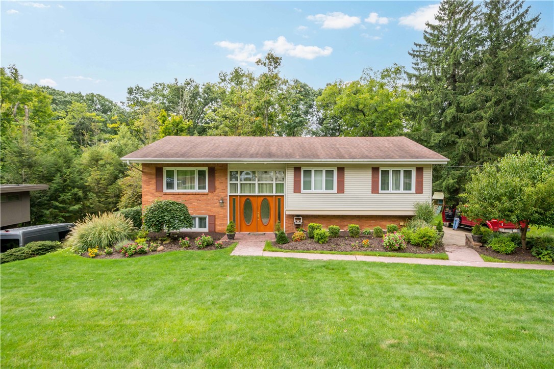 156 Gateshead Drive — photo