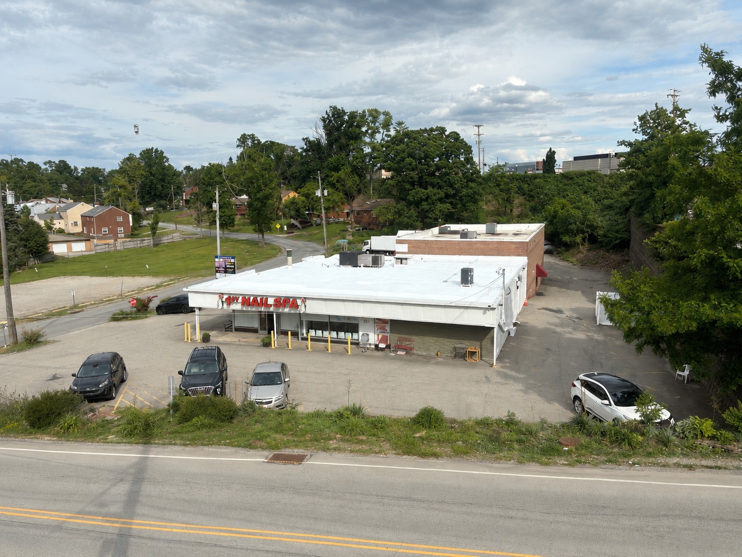 218 Center Road — photo