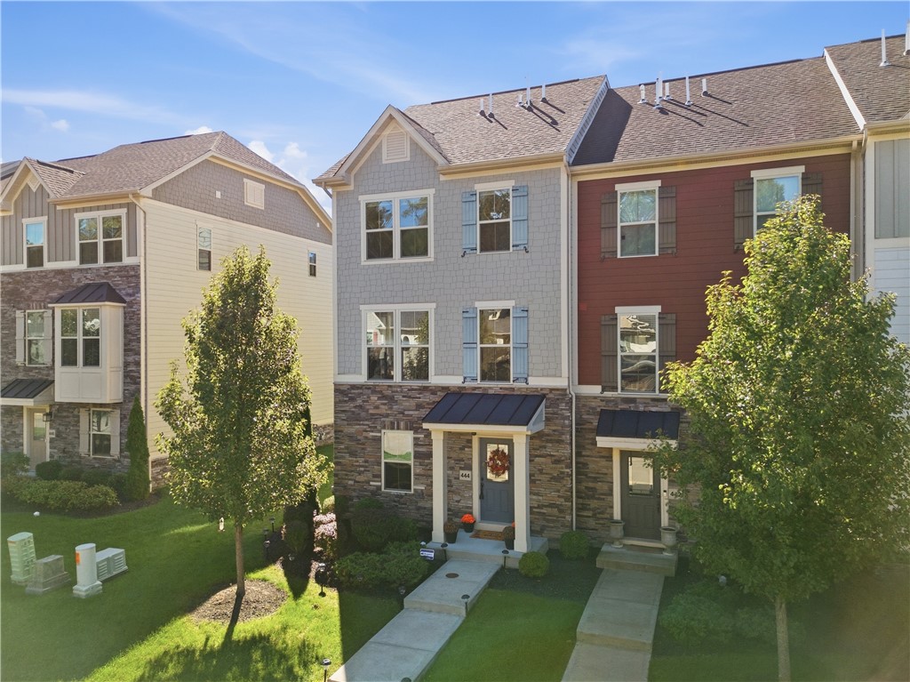 444 Fairmont Dr — photo