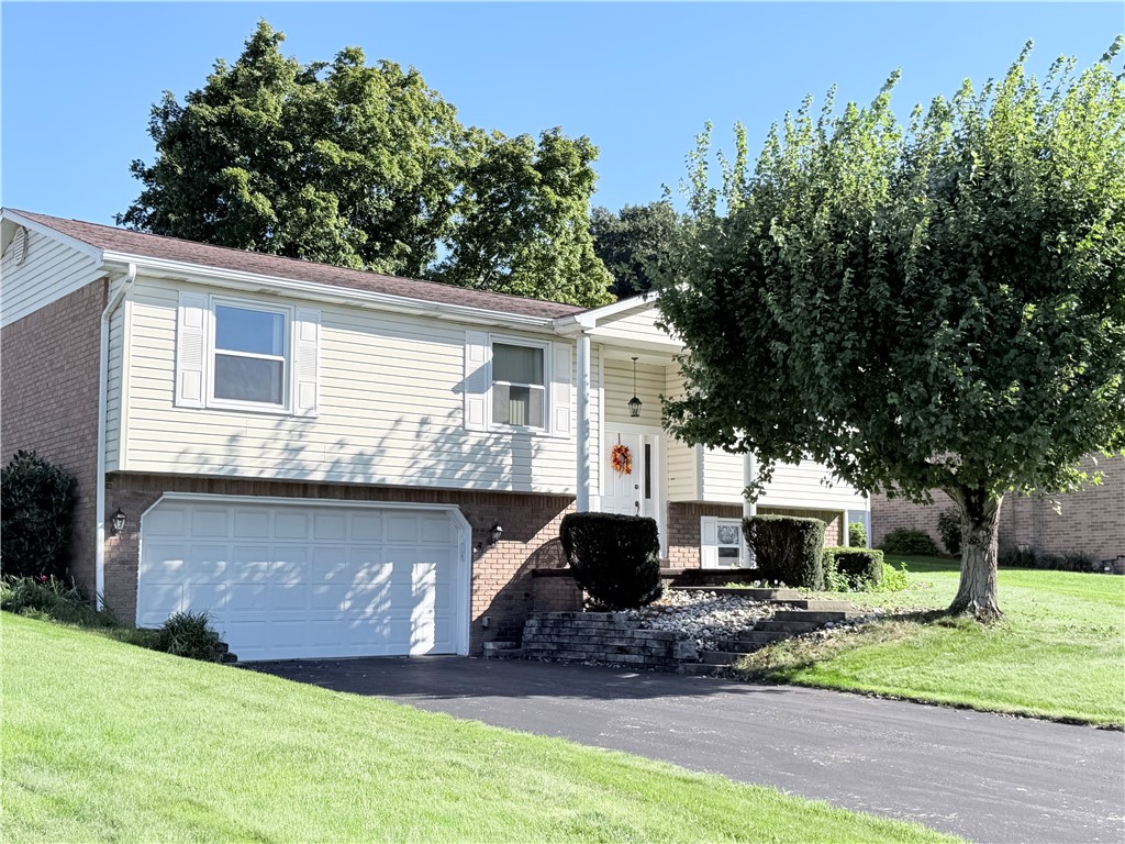 722 Courtview Dr — photo