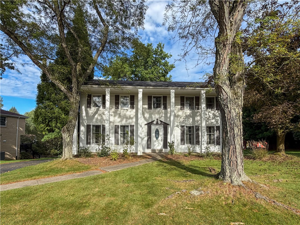 210 Courtney Pl — photo