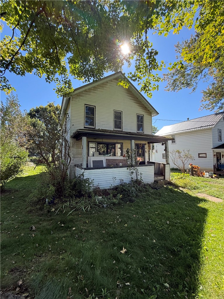 110 E Maple St — photo
