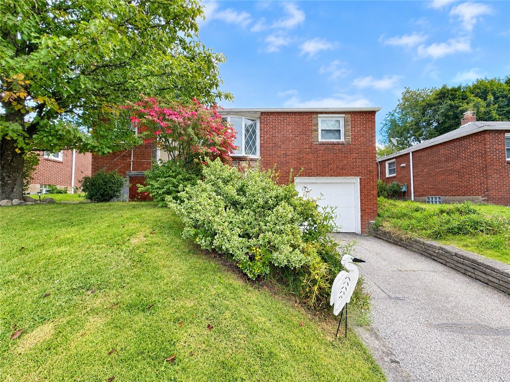 385 Bost Dr — photo