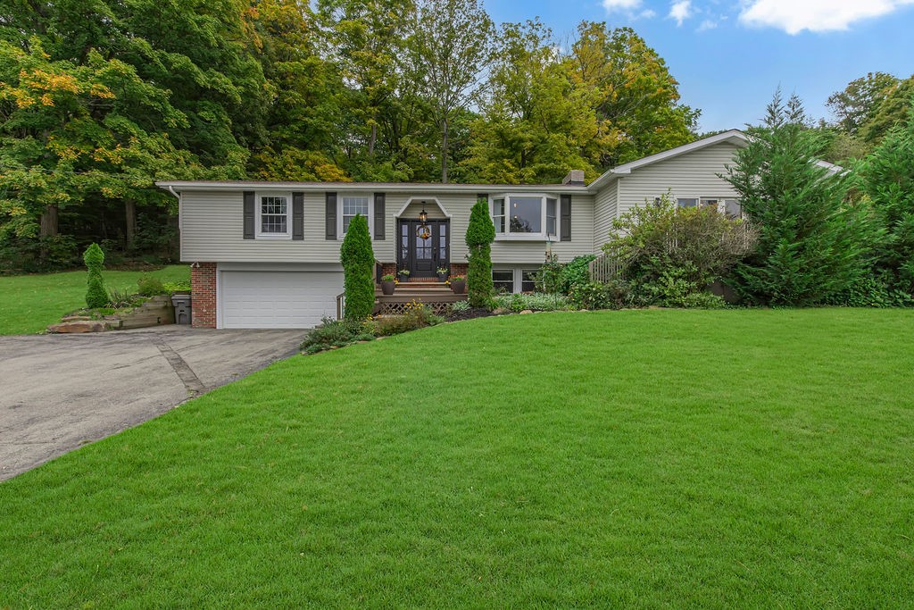 4173 River Road — photo