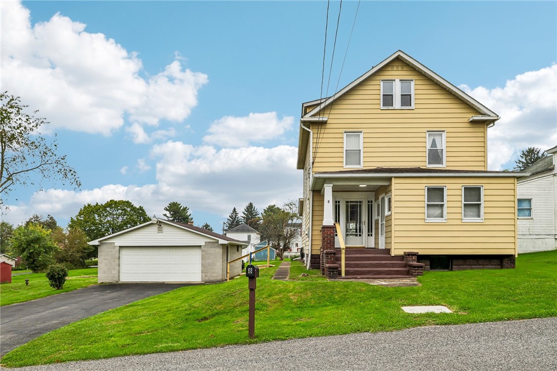 8 E Morehead Avenue — photo