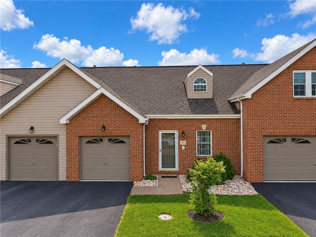 106 Paddock Ln — photo