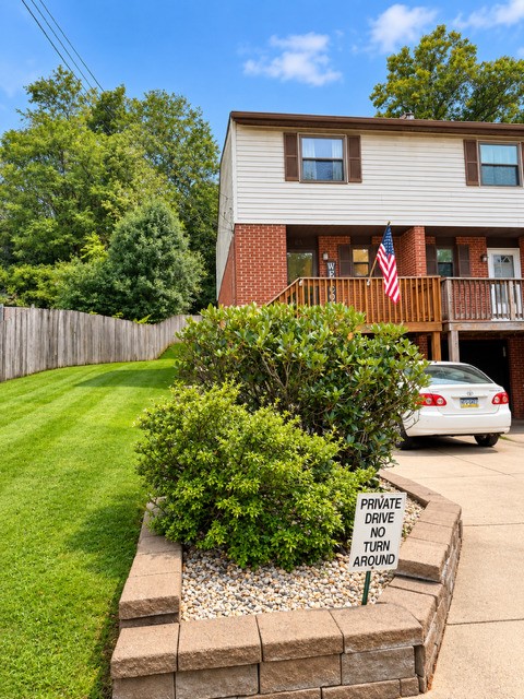654 Homewood Dr — photo