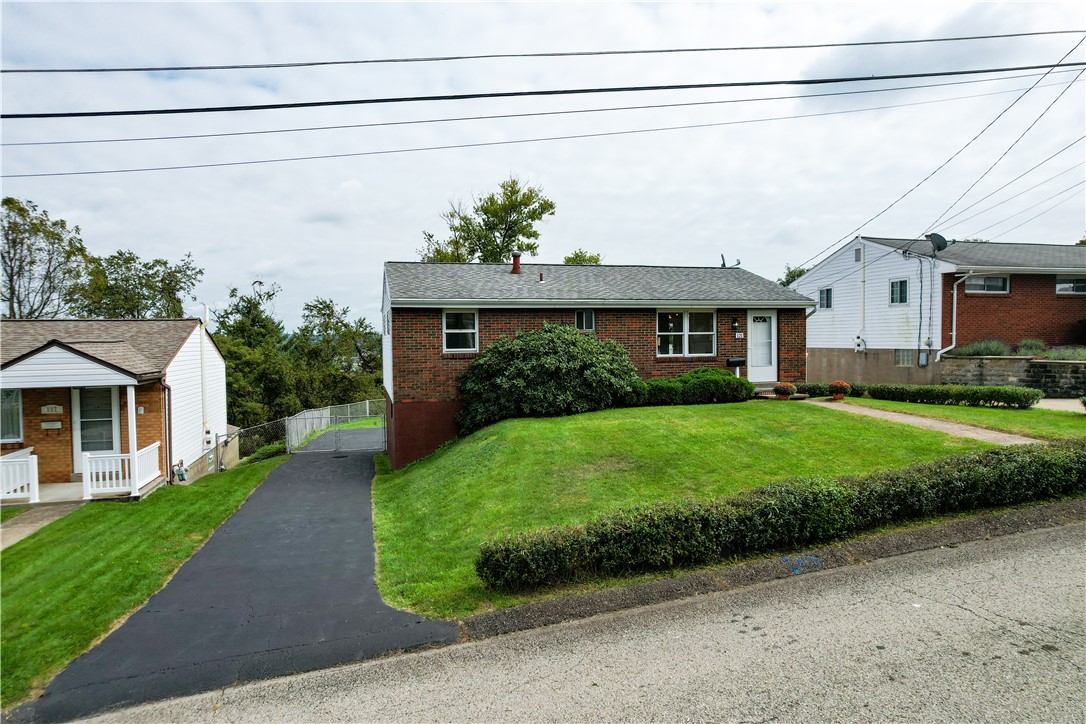 121 Vetter Dr — photo
