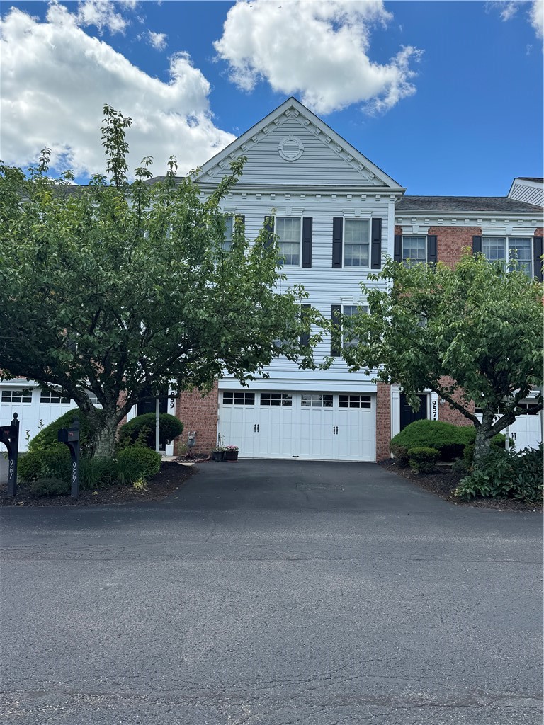 959 Montclair Dr — photo