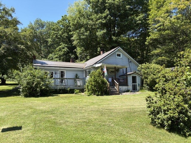 250 Fredericks Rd — photo