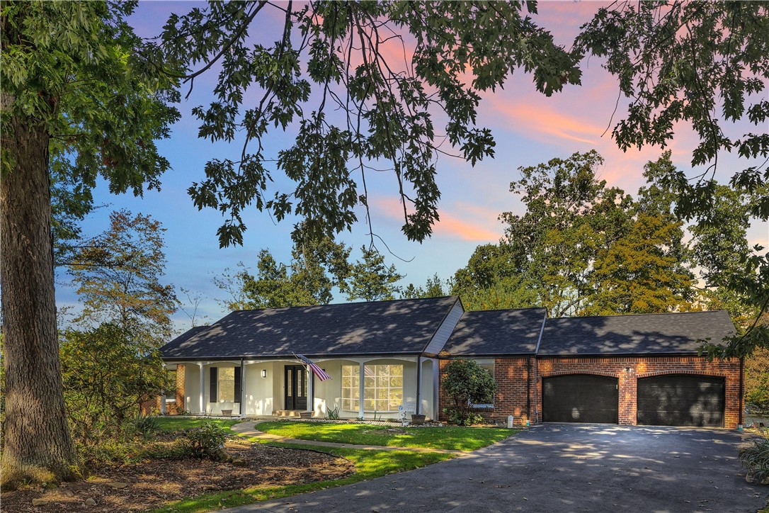 3909 Glencoe Court — photo